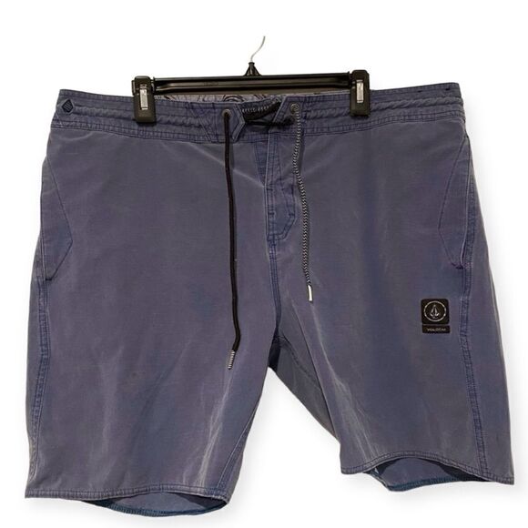 Volcom Slingers Board Shorts Size 38 - Picture 1 of 6